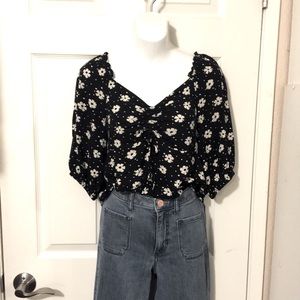 No Boundaries Black & White Floral Puffy Sleeve Cropped Top Sz M